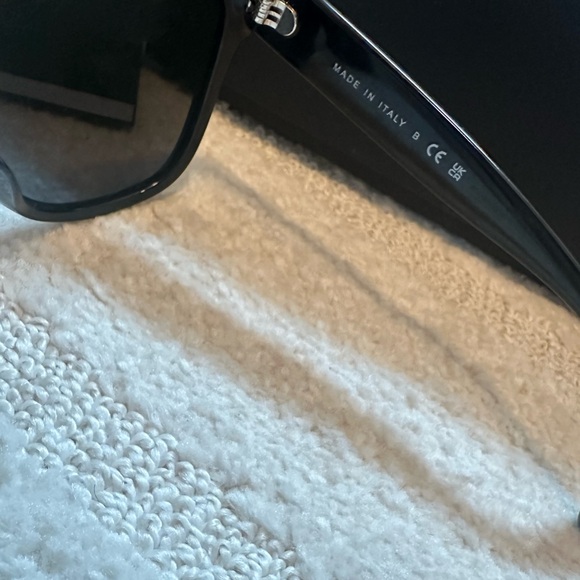 Chanel Sunglasses - Picture 4 of 5